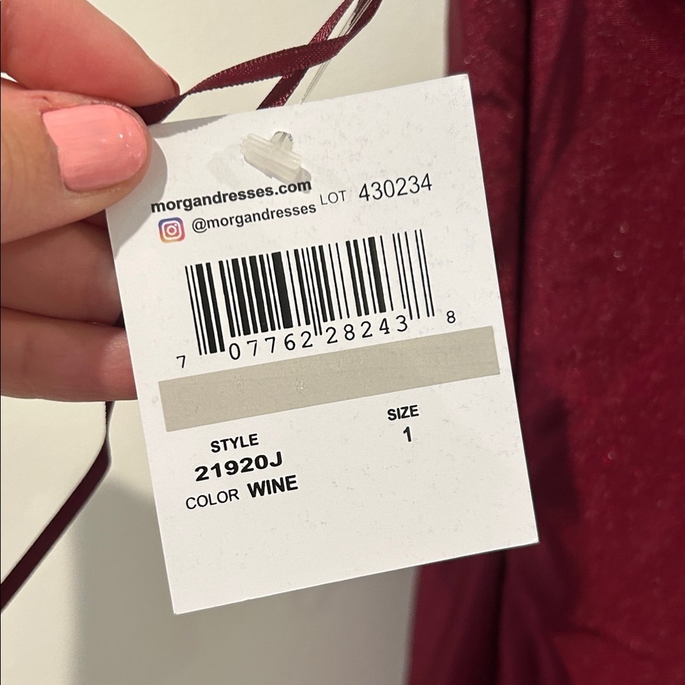 Chic Wine Maxi Dress Morgan & Co - Picture 4 of 6
